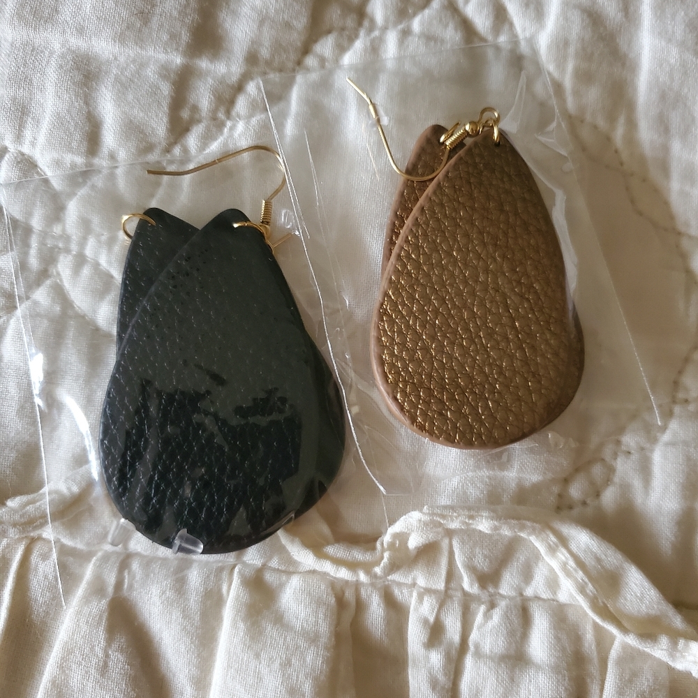 4 sets vegan leather earings